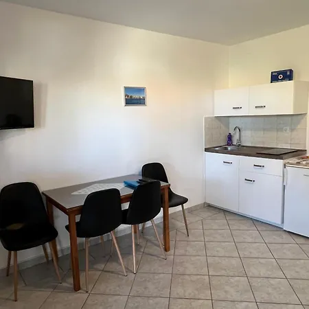 Area Doma * Τρογκίρ